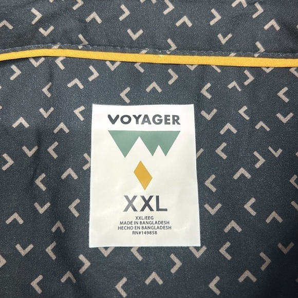 Voyager button down size XXL - Picture 2 of 8